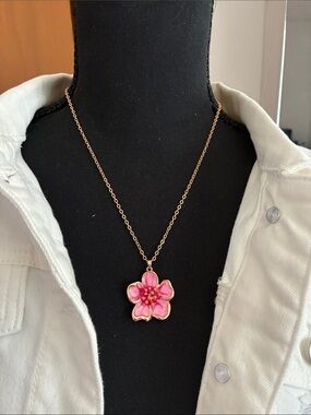 2/$20🎀 Pink Flower Pendant Necklace